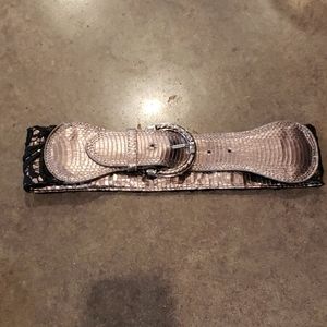 Lace Highwaisted Belt